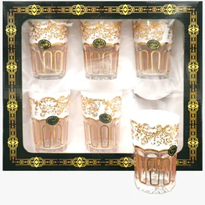 Theeglazen met gouden patroon